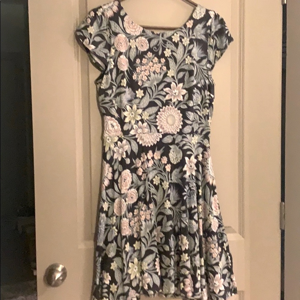 Stretchy floral dress